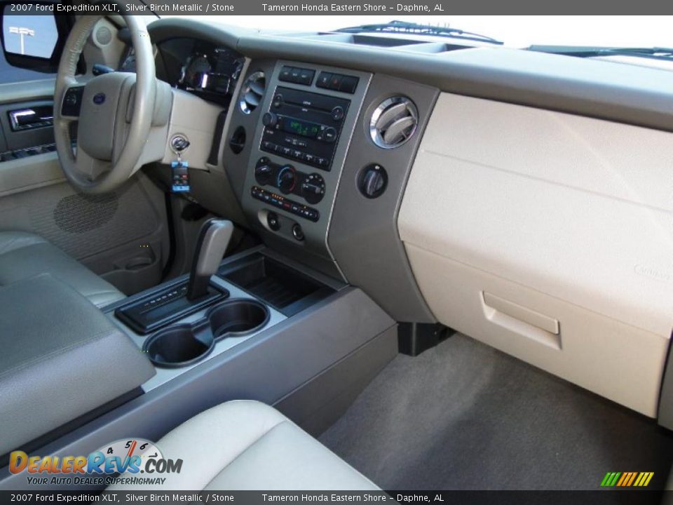 2007 Ford Expedition XLT Silver Birch Metallic / Stone Photo #26