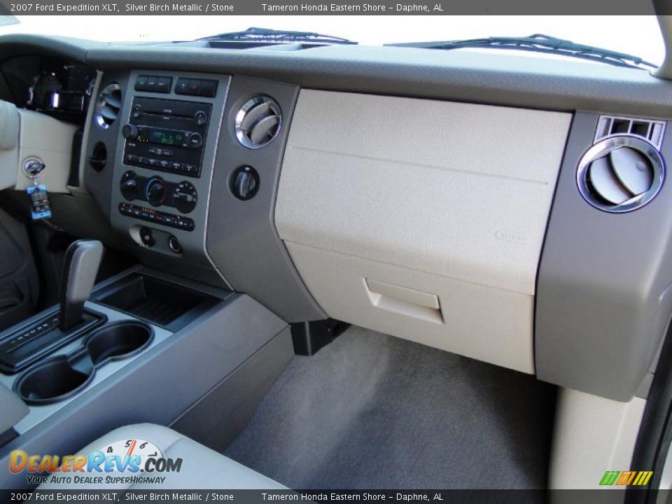 2007 Ford Expedition XLT Silver Birch Metallic / Stone Photo #27