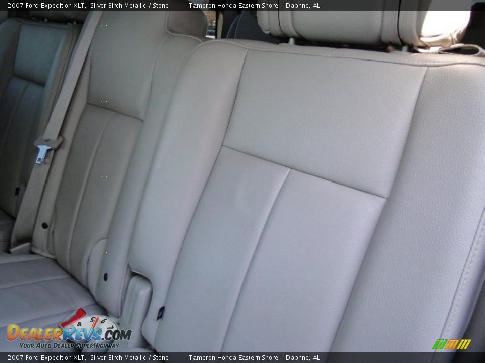 2007 Ford Expedition XLT Silver Birch Metallic / Stone Photo #30