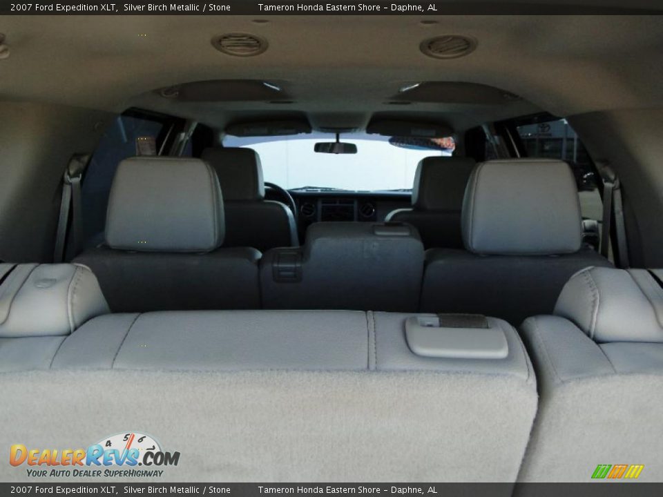 2007 Ford Expedition XLT Silver Birch Metallic / Stone Photo #35