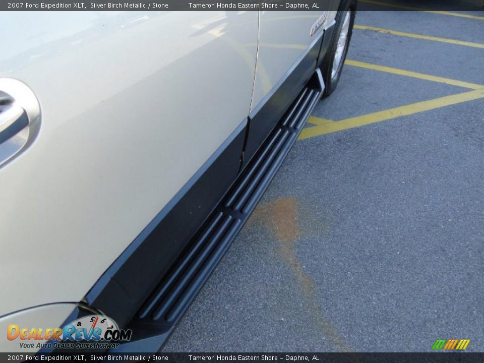 2007 Ford Expedition XLT Silver Birch Metallic / Stone Photo #36