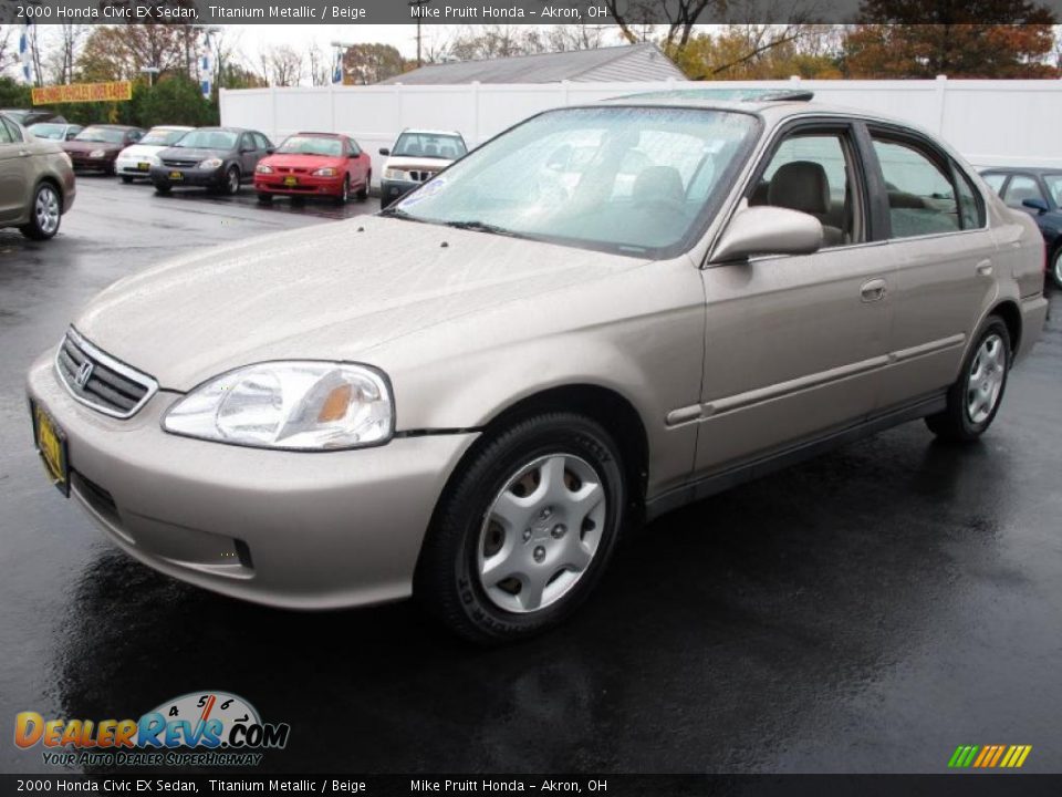 Front 3/4 View of 2000 Honda Civic EX Sedan Photo #3