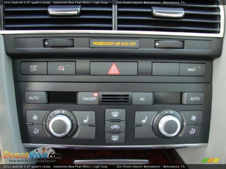 Controls of 2011 Audi A6 3.0T quattro Sedan Photo #33