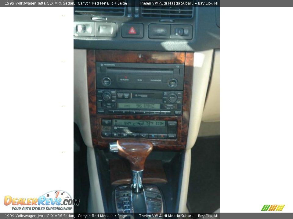 1999 Volkswagen Jetta GLX VR6 Sedan Canyon Red Metallic / Beige Photo #13