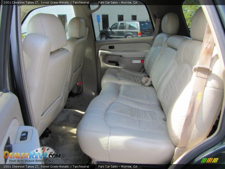 Tan/Neutral Interior - 2001 Chevrolet Tahoe LT Photo #8