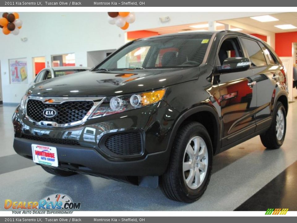 Front 3/4 View of 2011 Kia Sorento LX Photo #2