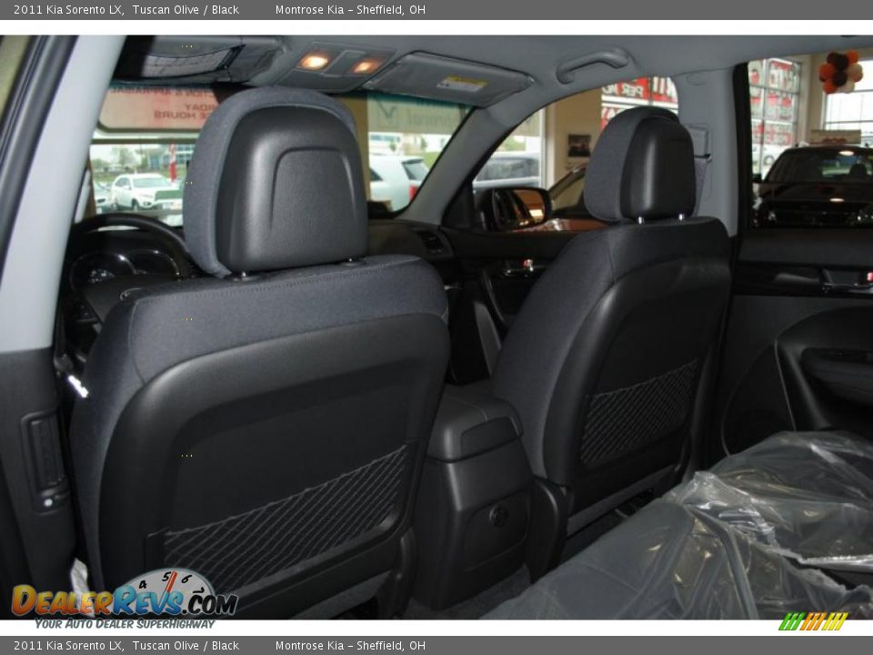 Black Interior - 2011 Kia Sorento LX Photo #15