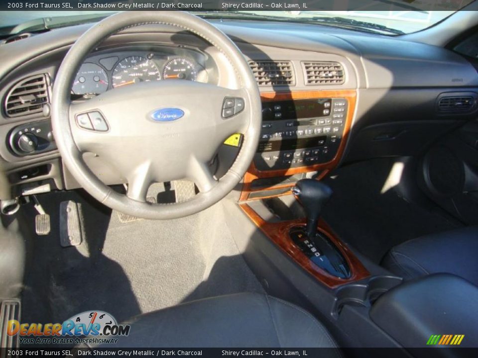 Dashboard of 2003 Ford Taurus SEL Photo #12