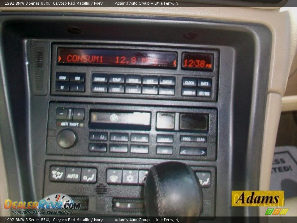 Controls of 1992 BMW 8 Series 850i Photo #18