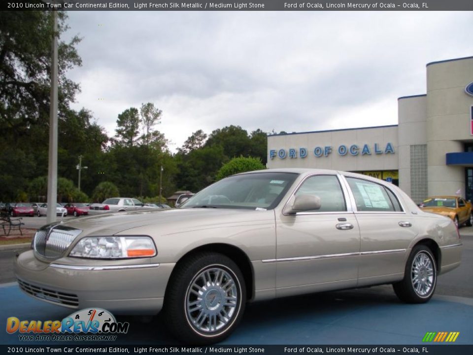 2010 Lincoln Town Car Continental Edition Light French Silk Metallic / Medium Light Stone Photo #1