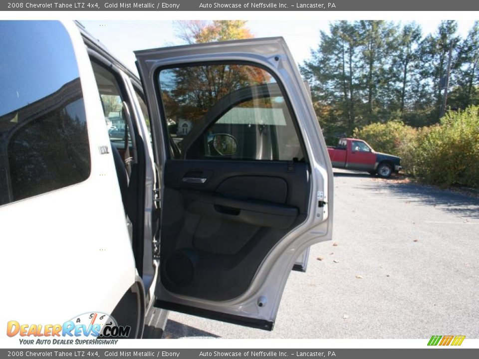 2008 Chevrolet Tahoe LTZ 4x4 Gold Mist Metallic / Ebony Photo #16