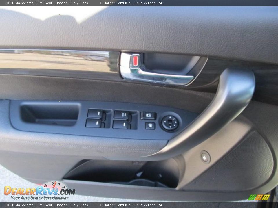 Door Panel of 2011 Kia Sorento LX V6 AWD Photo #13