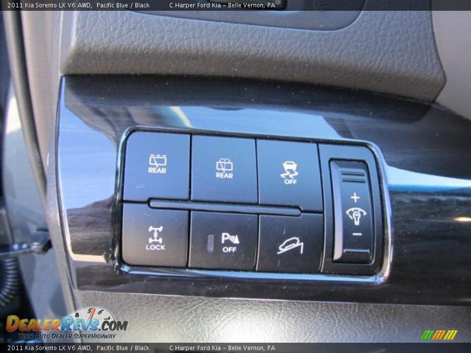 Controls of 2011 Kia Sorento LX V6 AWD Photo #14