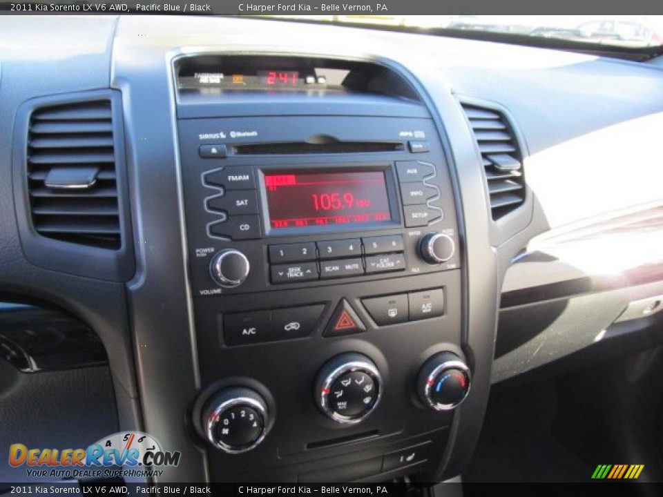 Controls of 2011 Kia Sorento LX V6 AWD Photo #15