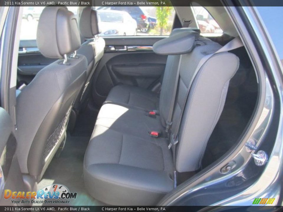 Black Interior - 2011 Kia Sorento LX V6 AWD Photo #20