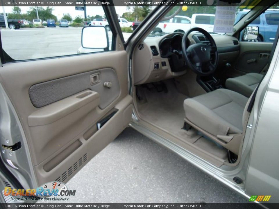 Beige Interior - 2002 Nissan Frontier XE King Cab Photo #4