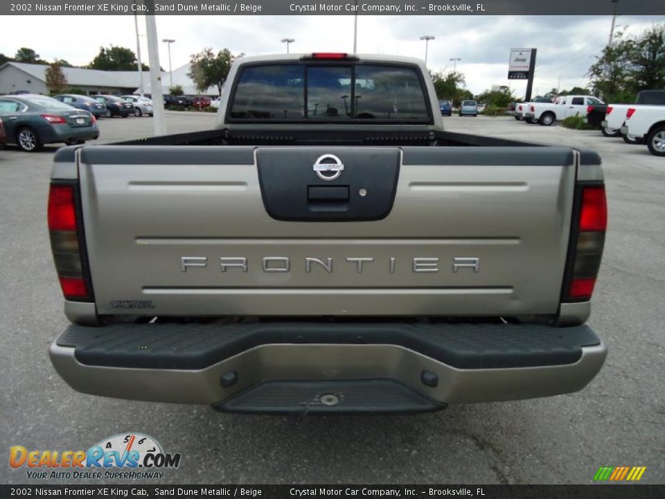 2002 Nissan Frontier XE King Cab Sand Dune Metallic / Beige Photo #8