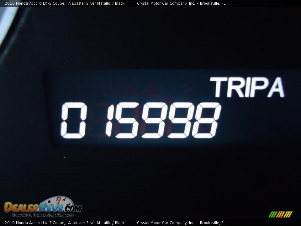 2010 Honda Accord LX-S Coupe Alabaster Silver Metallic / Black Photo #25