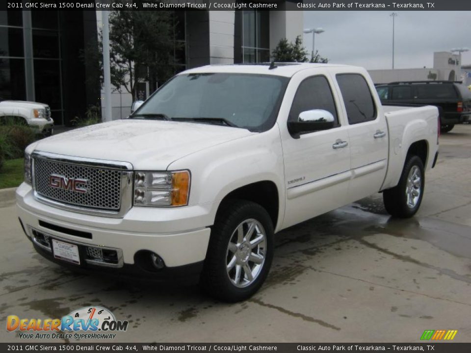 Front 3/4 View of 2011 GMC Sierra 1500 Denali Crew Cab 4x4 Photo #1
