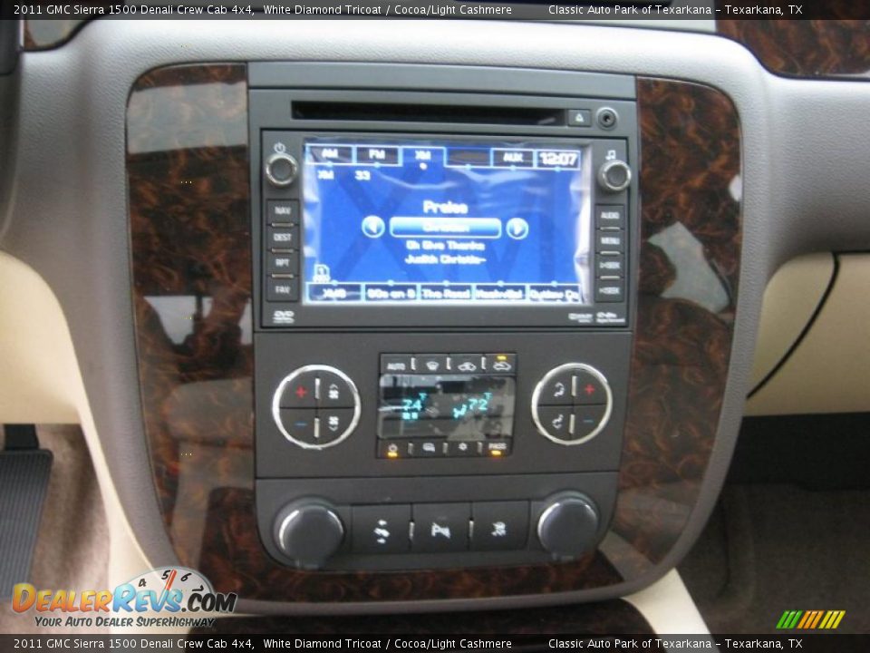 Controls of 2011 GMC Sierra 1500 Denali Crew Cab 4x4 Photo #9
