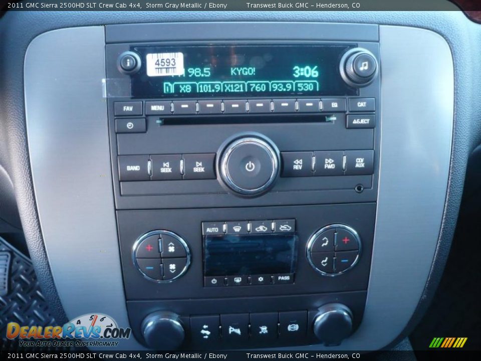 Controls of 2011 GMC Sierra 2500HD SLT Crew Cab 4x4 Photo #7