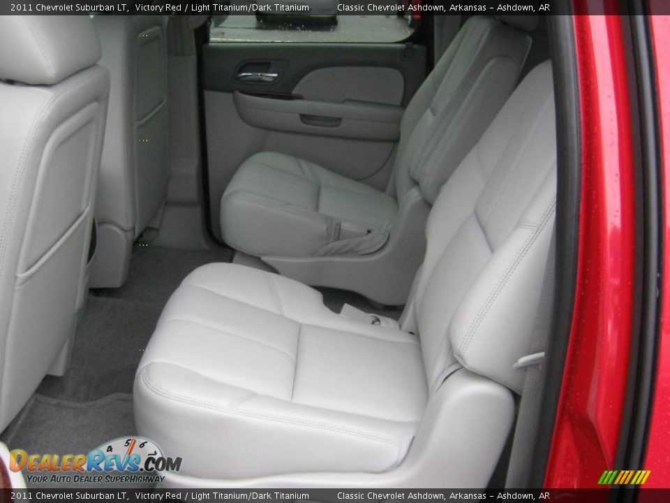 Light Titanium/Dark Titanium Interior - 2011 Chevrolet Suburban LT Photo #15