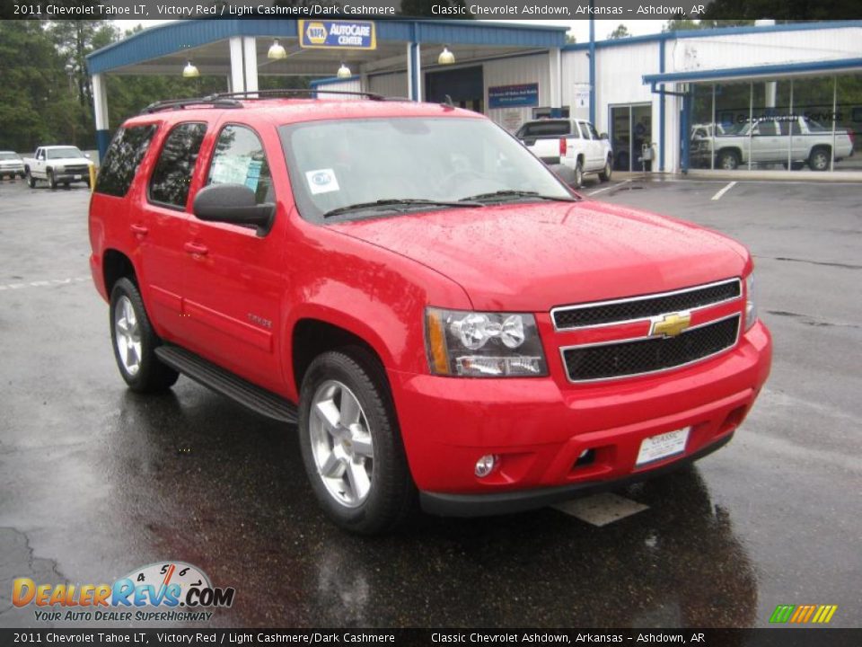 Front 3/4 View of 2011 Chevrolet Tahoe LT Photo #7