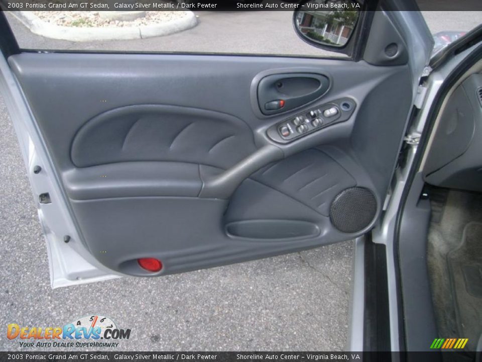 Door Panel of 2003 Pontiac Grand Am GT Sedan Photo #15