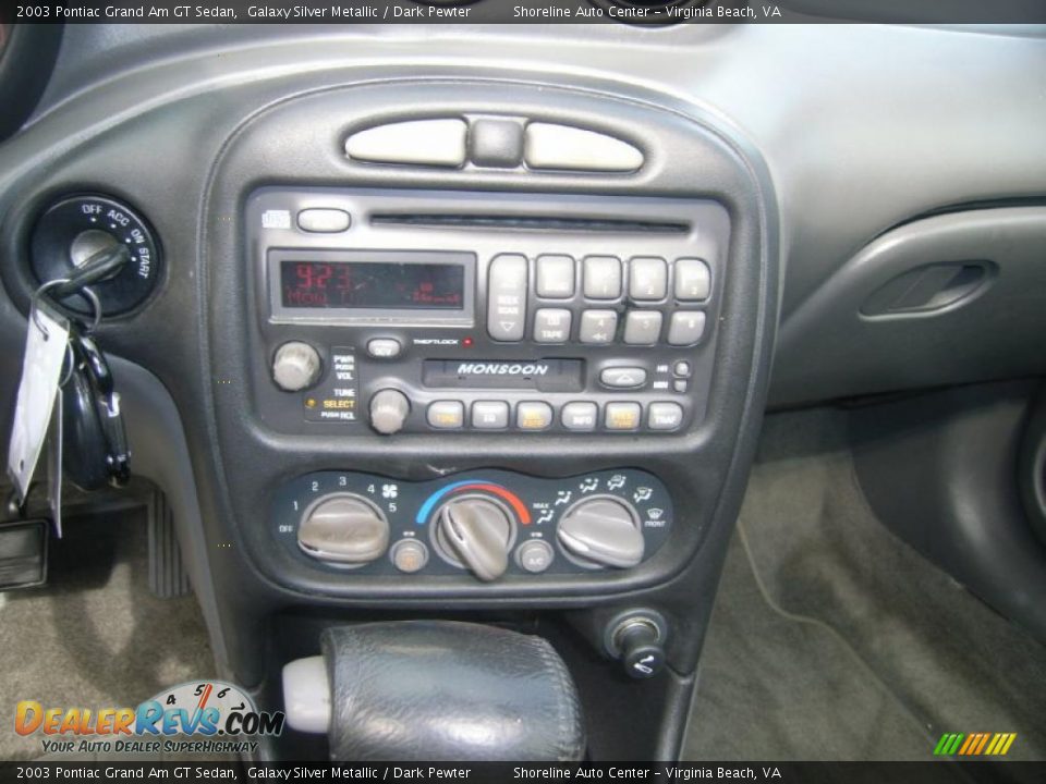 Controls of 2003 Pontiac Grand Am GT Sedan Photo #16