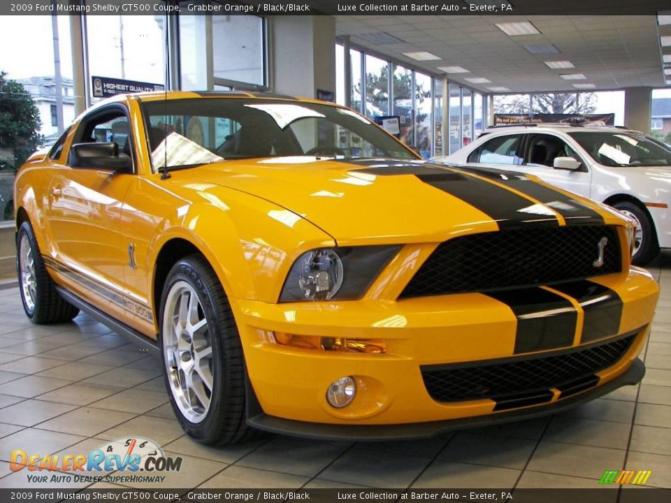 Front 3/4 View of 2009 Ford Mustang Shelby GT500 Coupe Photo #4