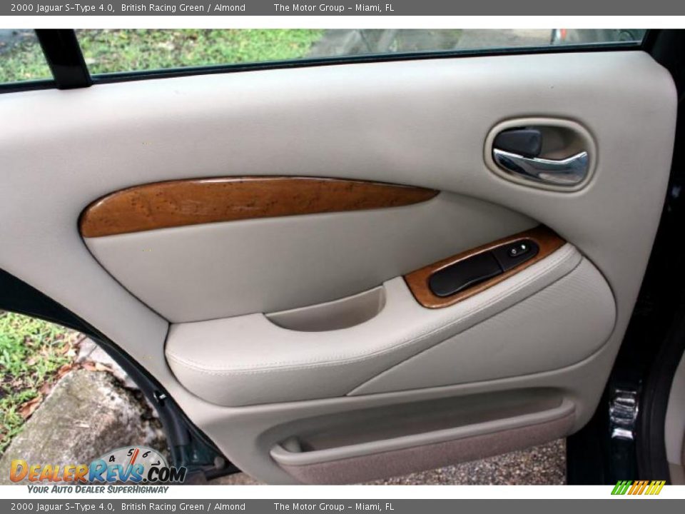 Door Panel of 2000 Jaguar S-Type 4.0 Photo #33