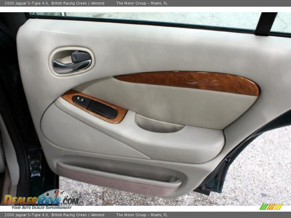 Door Panel of 2000 Jaguar S-Type 4.0 Photo #34