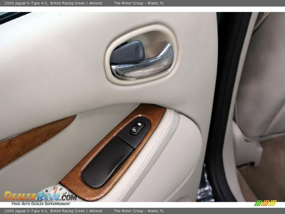 2000 Jaguar S-Type 4.0 British Racing Green / Almond Photo #35