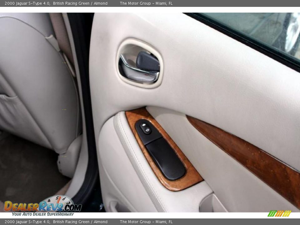 2000 Jaguar S-Type 4.0 British Racing Green / Almond Photo #36