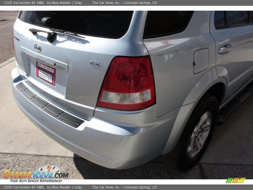 2005 Kia Sorento EX 4WD Ice Blue Metallic / Gray Photo #18