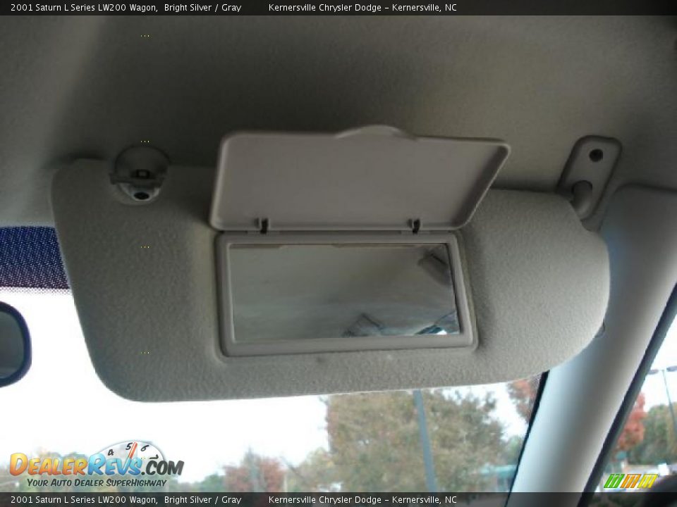 2001 Saturn L Series LW200 Wagon Bright Silver / Gray Photo #19
