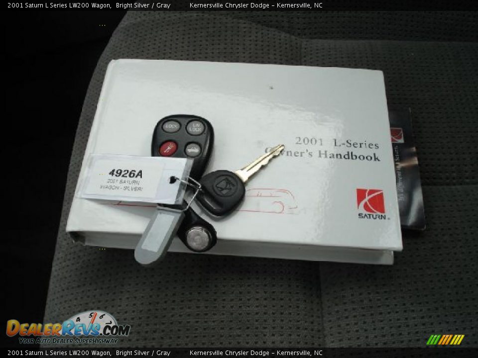 2001 Saturn L Series LW200 Wagon Bright Silver / Gray Photo #32