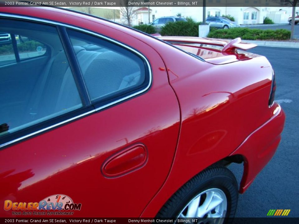 2003 Pontiac Grand Am SE Sedan Victory Red / Dark Taupe Photo #17