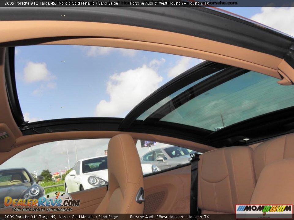 Sunroof of 2009 Porsche 911 Targa 4S Photo #11