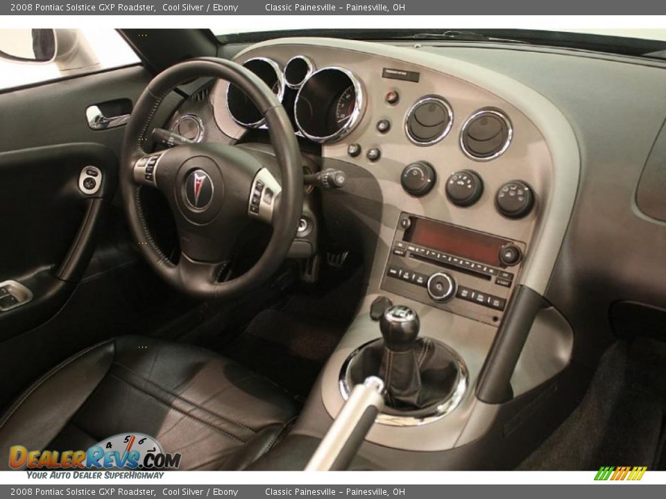 Dashboard of 2008 Pontiac Solstice GXP Roadster Photo #22