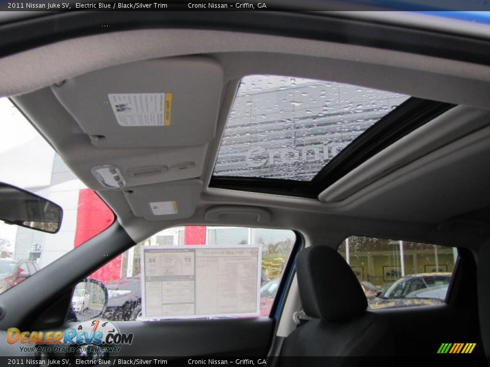 Sunroof of 2011 Nissan Juke SV Photo #12