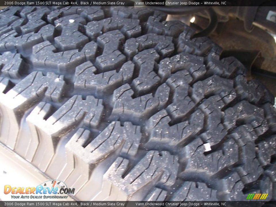 2006 Dodge Ram 1500 SLT Mega Cab 4x4 Black / Medium Slate Gray Photo #12
