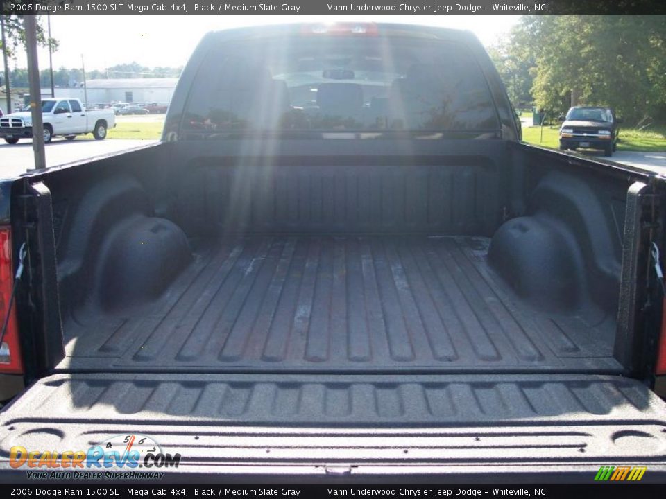 2006 Dodge Ram 1500 SLT Mega Cab 4x4 Black / Medium Slate Gray Photo #18