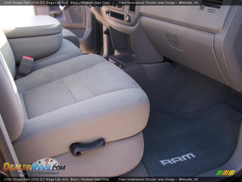 2006 Dodge Ram 1500 SLT Mega Cab 4x4 Black / Medium Slate Gray Photo #28