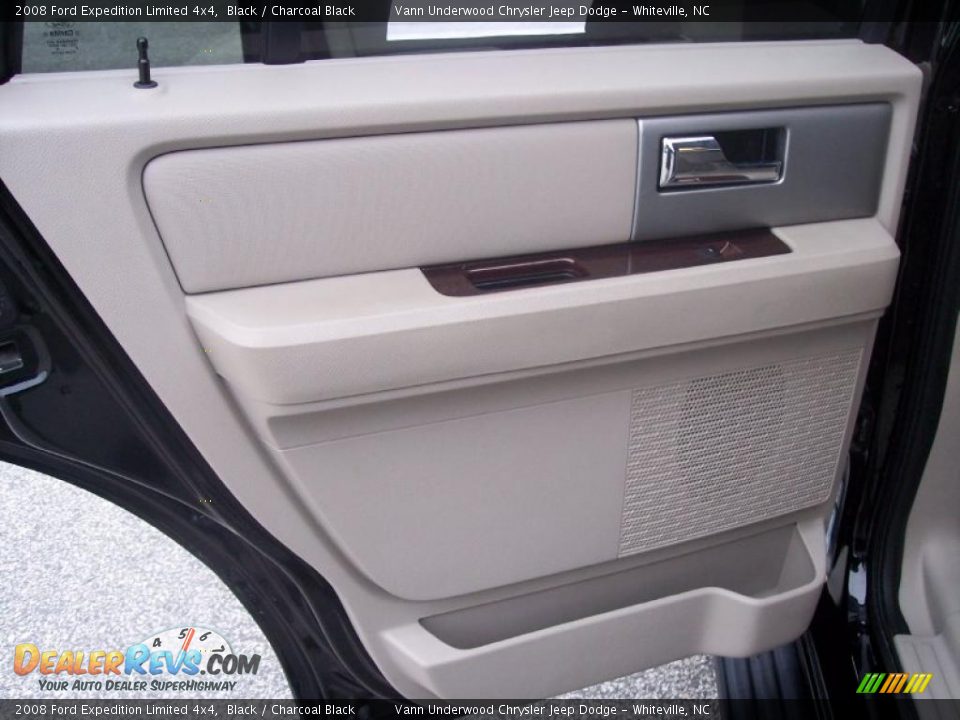 Door Panel of 2008 Ford Expedition Limited 4x4 Photo #25