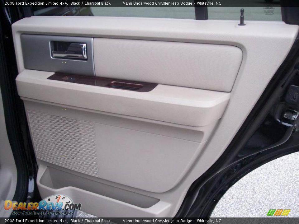 Door Panel of 2008 Ford Expedition Limited 4x4 Photo #27