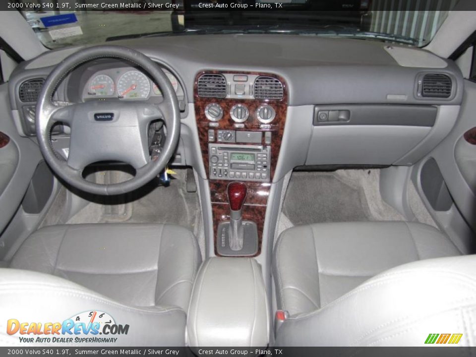 Dashboard of 2000 Volvo S40 1.9T Photo #13