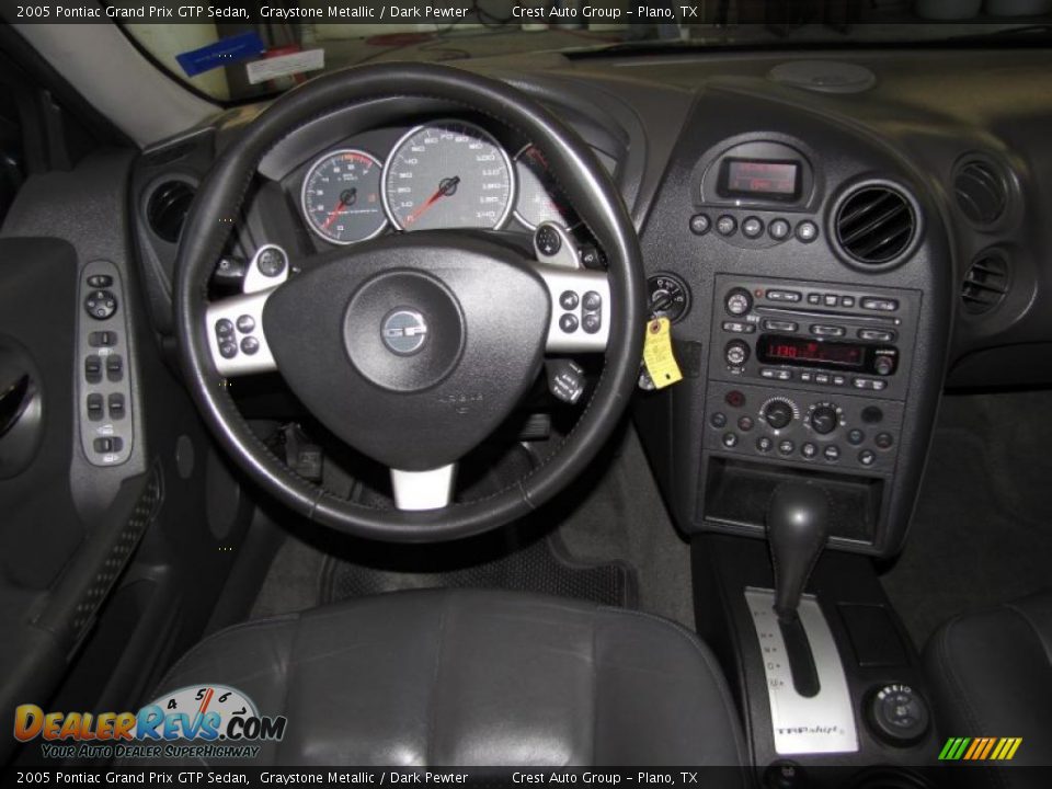 Dashboard of 2005 Pontiac Grand Prix GTP Sedan Photo #14