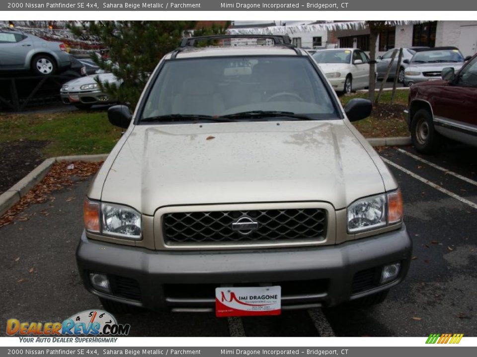 2000 Nissan Pathfinder SE 4x4 Sahara Beige Metallic / Parchment Photo #2