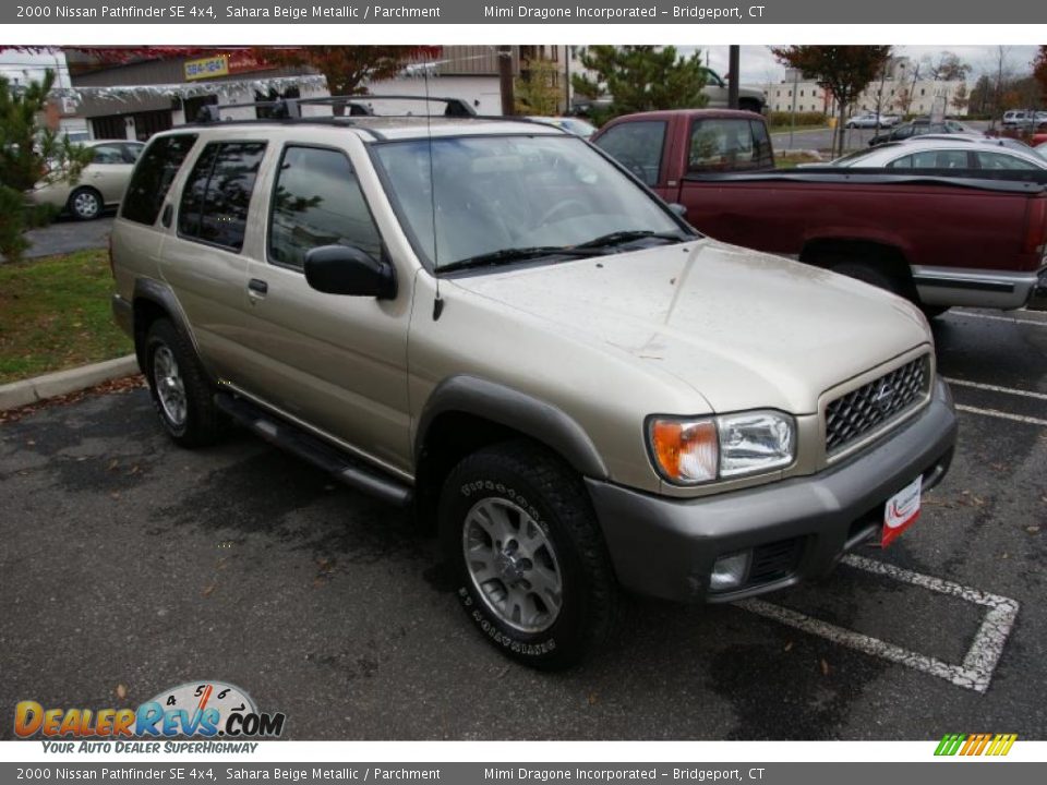 2000 Nissan Pathfinder SE 4x4 Sahara Beige Metallic / Parchment Photo #3